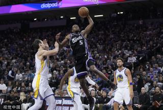 强敌环伺中 强敌环伺中