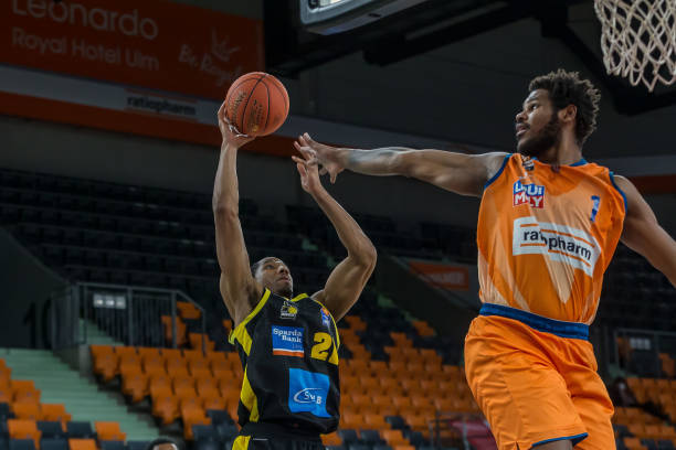 中后场的控 中后场的控